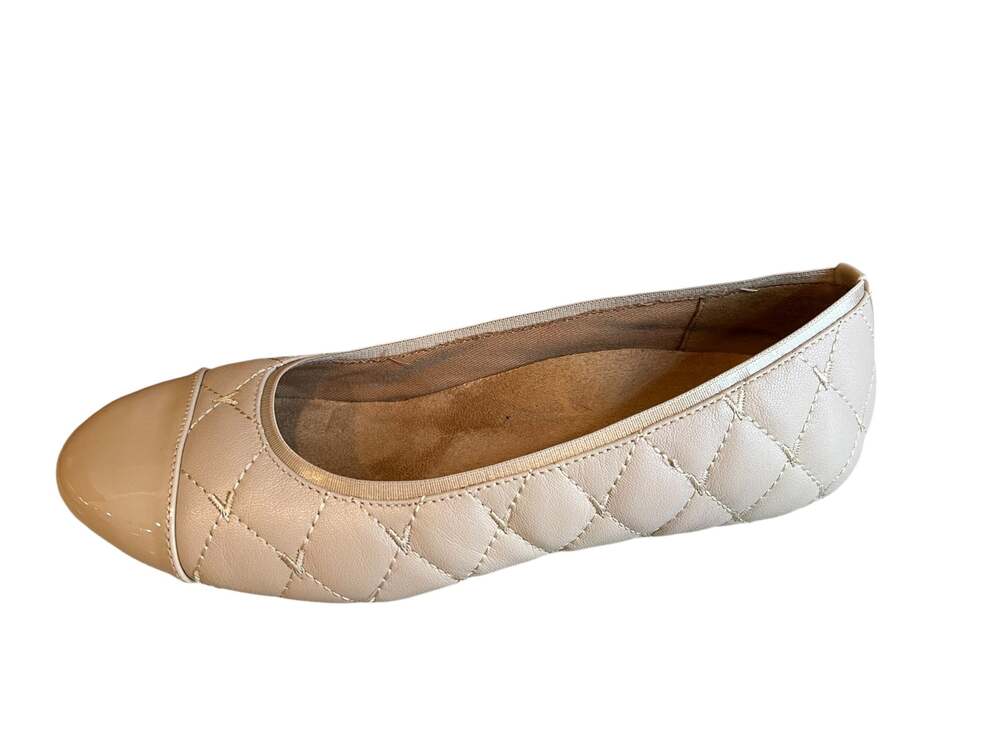 Vionic Quilted Cap Toe Ballet Flats Beige 6.5